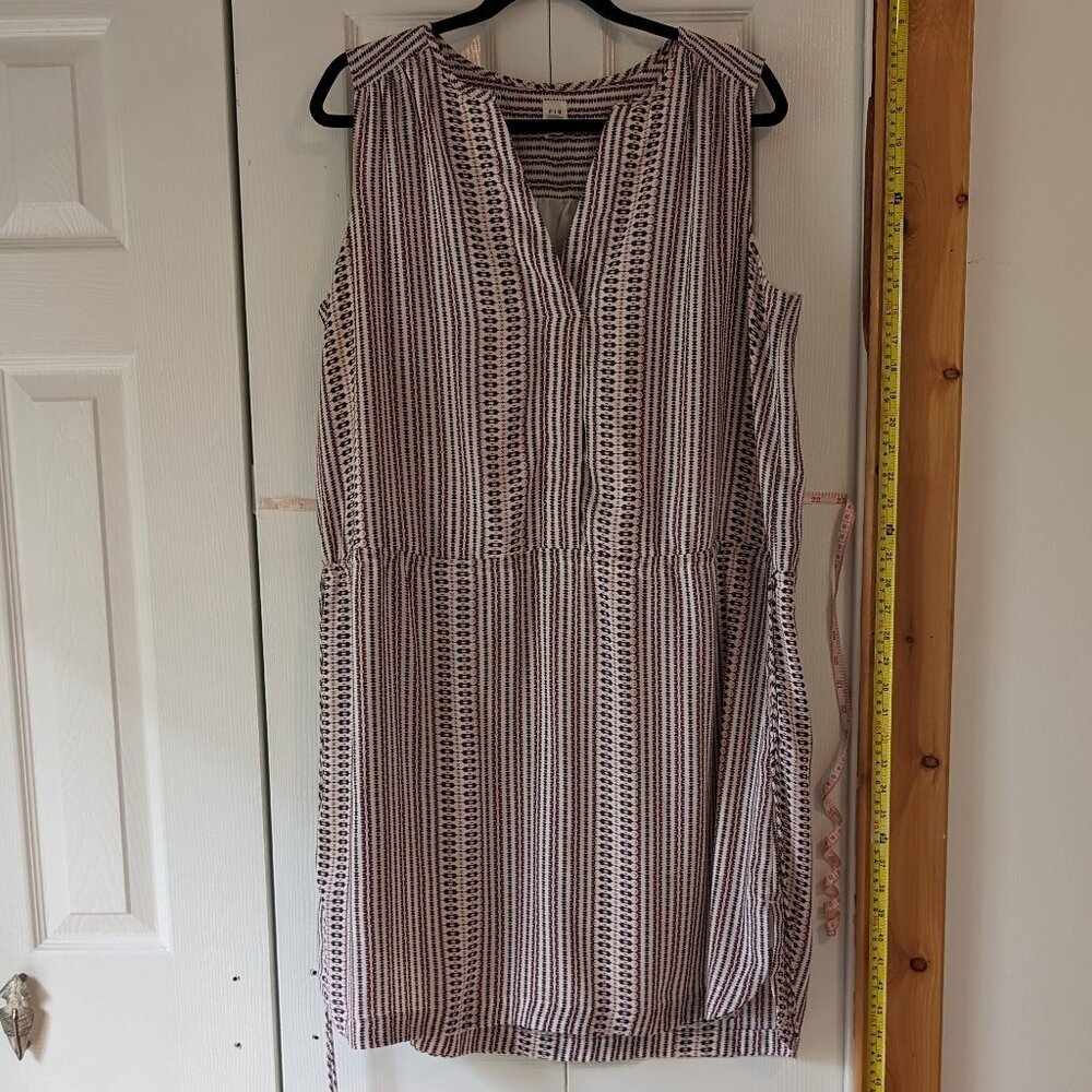 Geometric waist tie dress XL